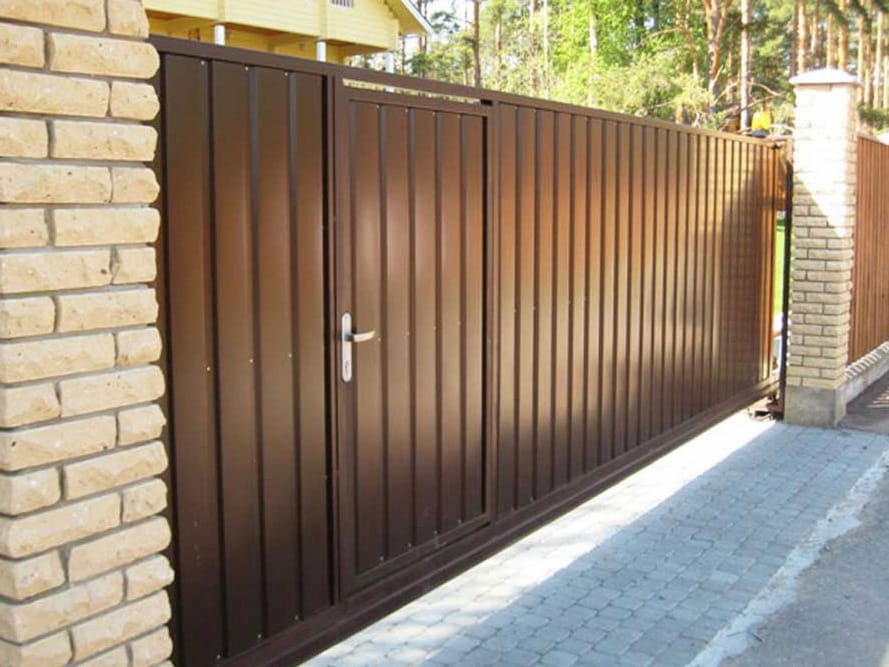 Откатные ворота с калиткой в Глебовском